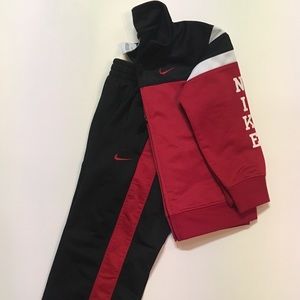 Boys 3T Nike jacket and pants set.